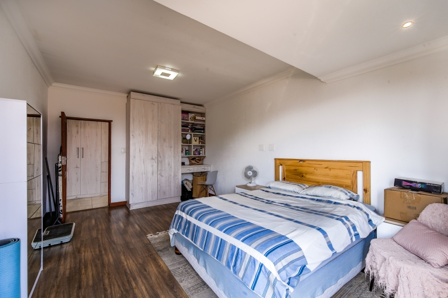 5 Bedroom Property for Sale in Willow Acres Gauteng