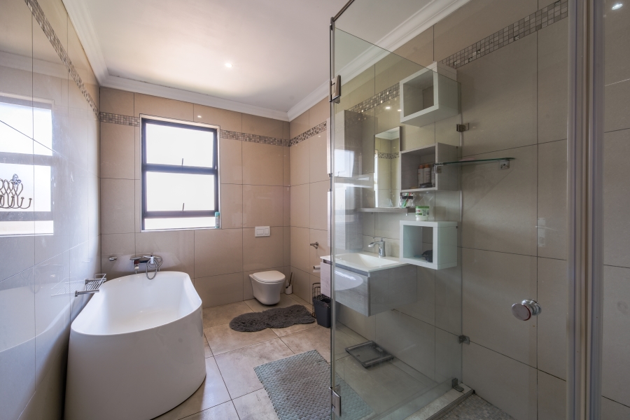 5 Bedroom Property for Sale in Willow Acres Gauteng