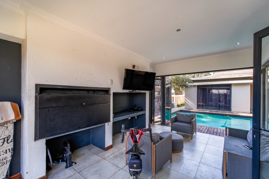 5 Bedroom Property for Sale in Willow Acres Gauteng