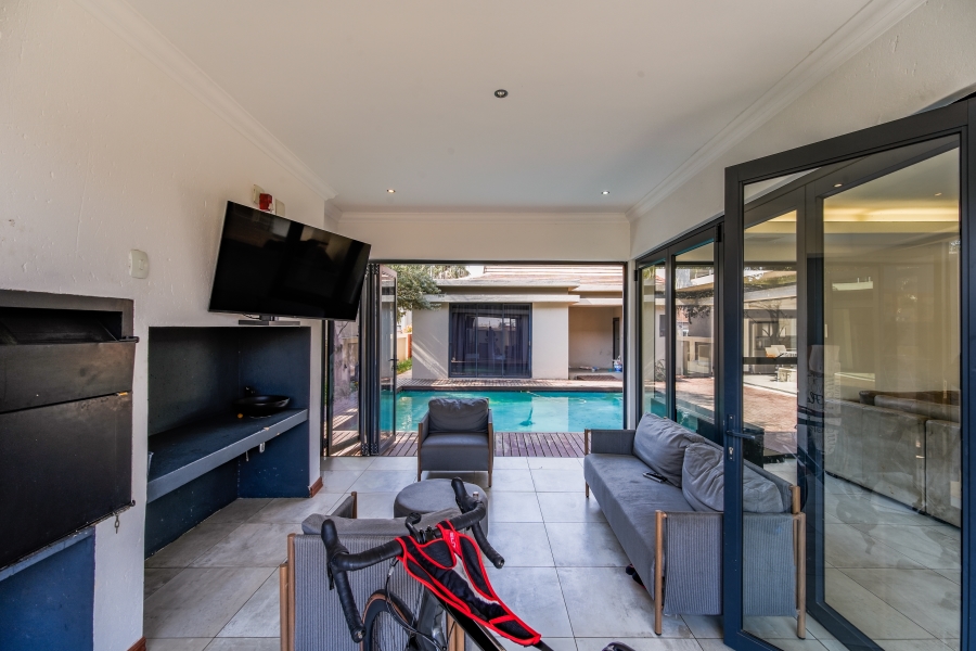 5 Bedroom Property for Sale in Willow Acres Gauteng