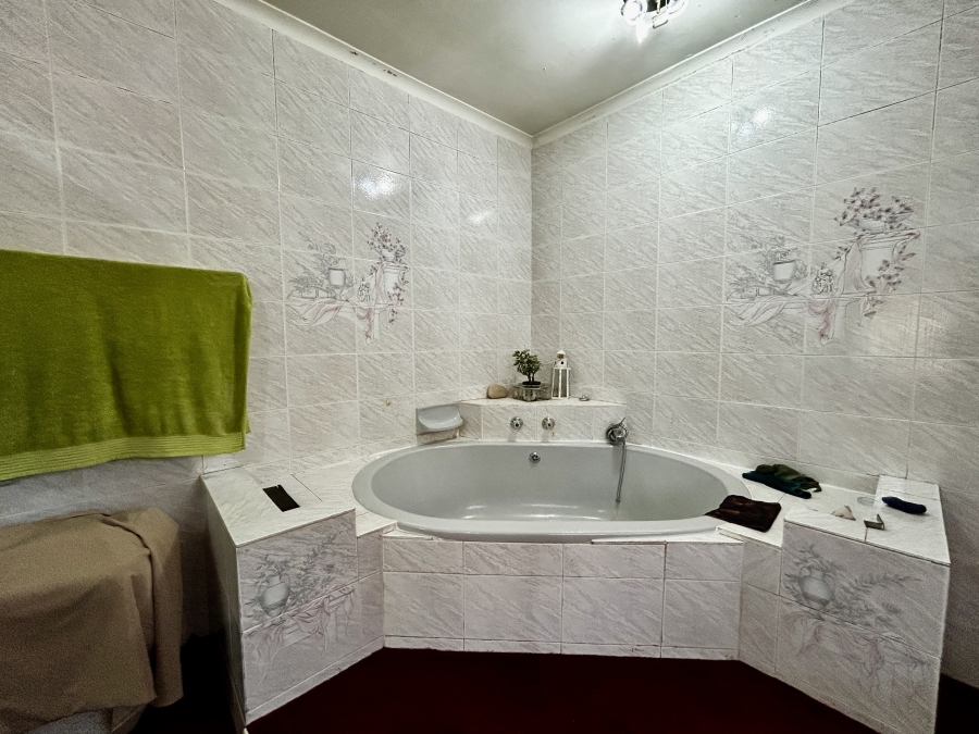3 Bedroom Property for Sale in Knoppieslaagte Gauteng