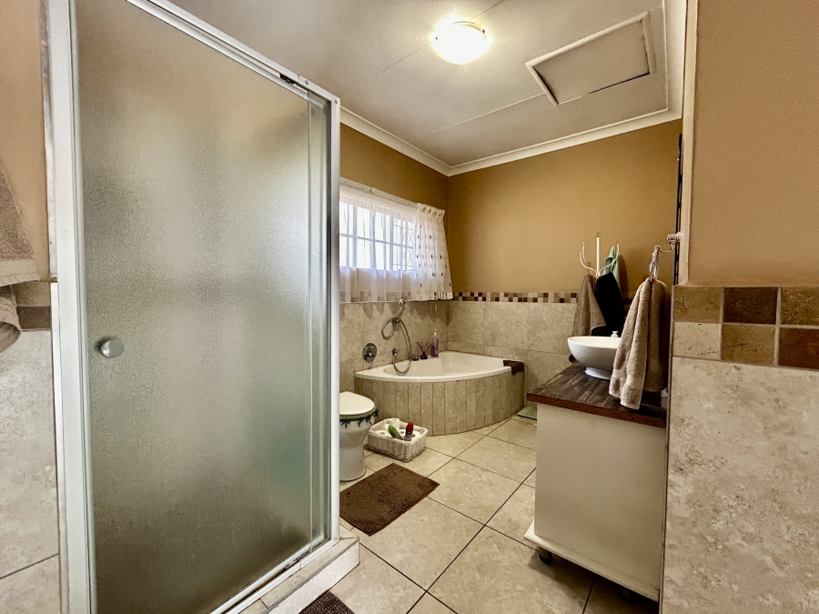 3 Bedroom Property for Sale in Knoppieslaagte Gauteng