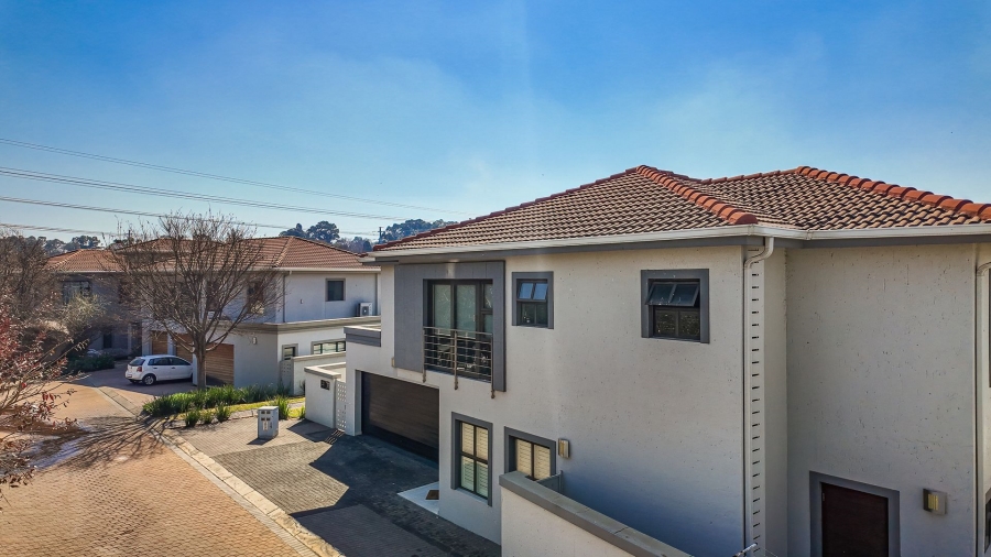 3 Bedroom Property for Sale in Lonehill Gauteng