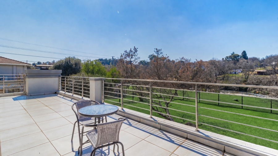 3 Bedroom Property for Sale in Lonehill Gauteng