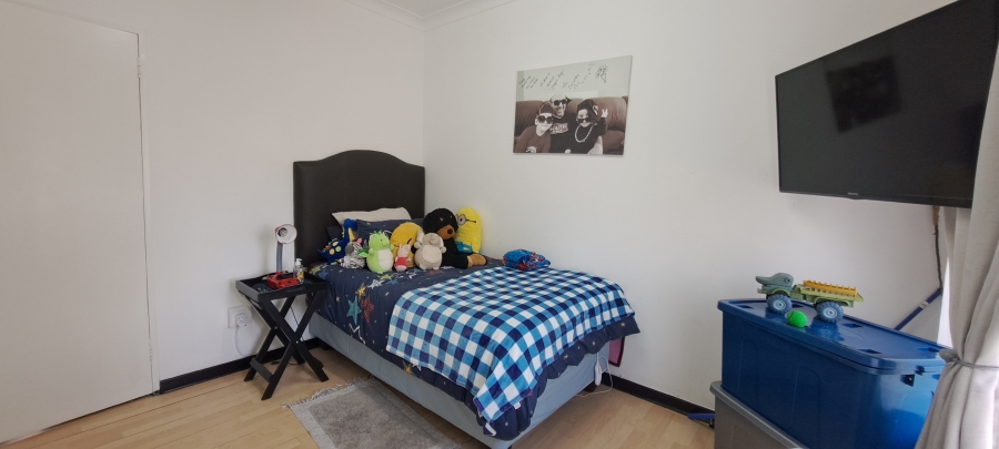 To Let 3 Bedroom Property for Rent in Helderkruin Gauteng