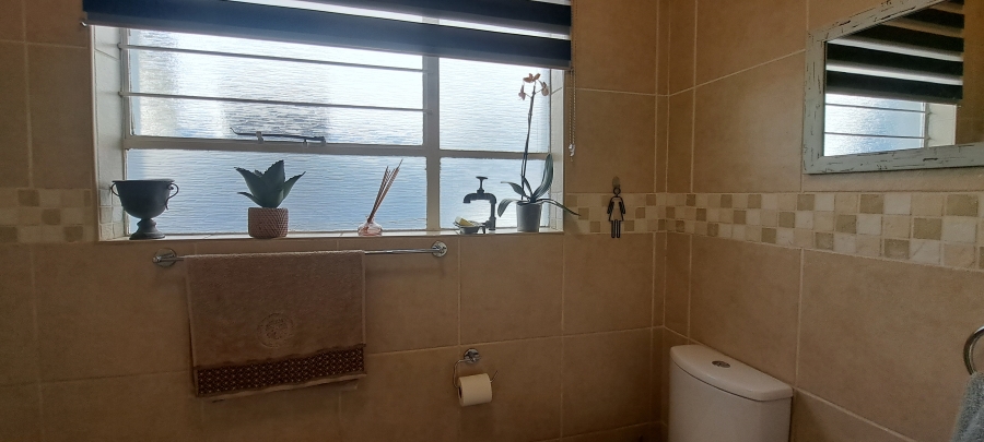 To Let 3 Bedroom Property for Rent in Helderkruin Gauteng