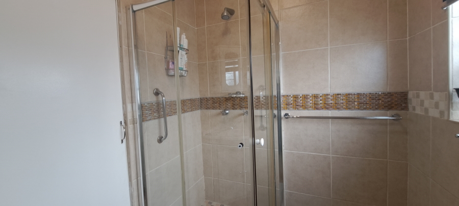 To Let 3 Bedroom Property for Rent in Helderkruin Gauteng