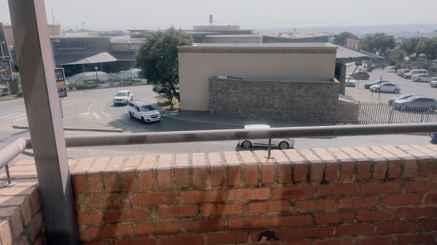 1 Bedroom Property for Sale in Halfway Gardens Gauteng