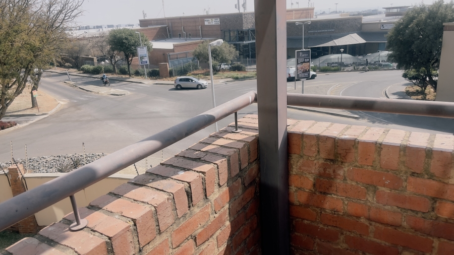 1 Bedroom Property for Sale in Halfway Gardens Gauteng