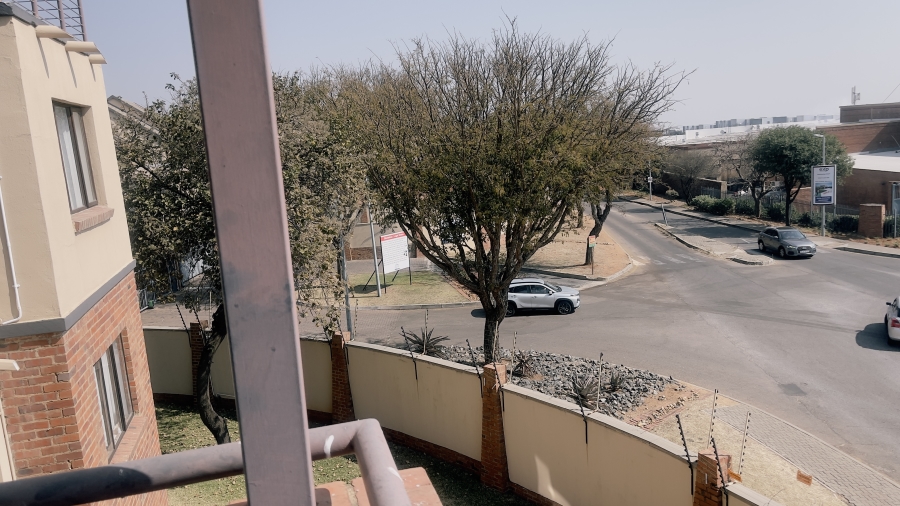 1 Bedroom Property for Sale in Halfway Gardens Gauteng