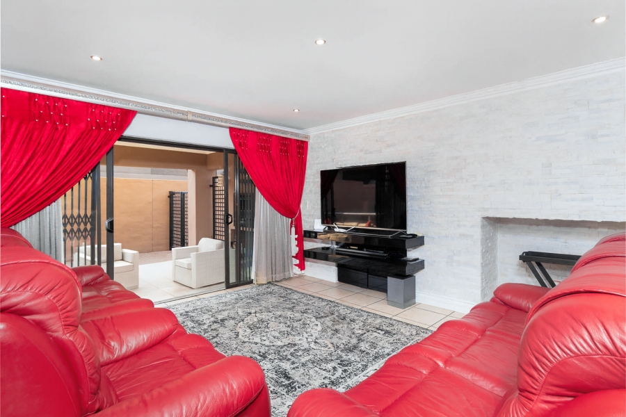 4 Bedroom Property for Sale in North Riding Gauteng