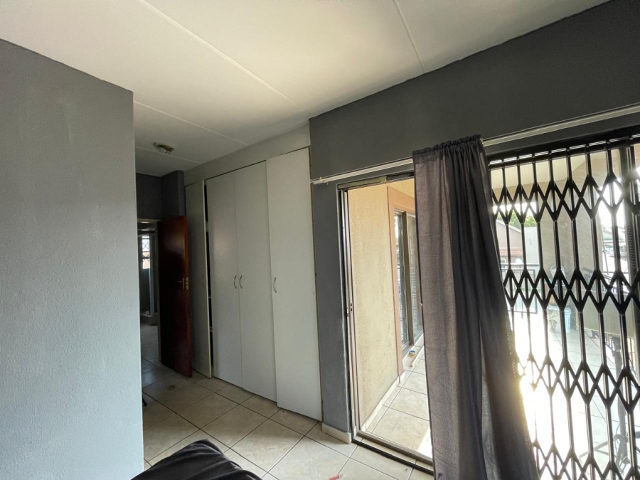 2 Bedroom Property for Sale in Vanderbijlpark SE 10 Gauteng