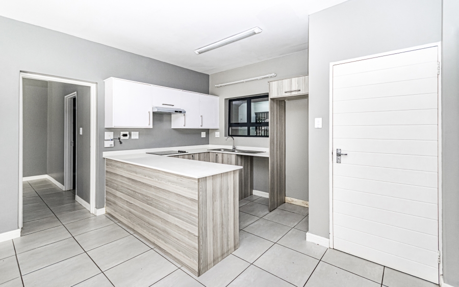2 Bedroom Property for Sale in Die Hoewes Gauteng