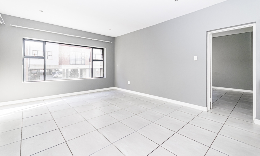 2 Bedroom Property for Sale in Die Hoewes Gauteng