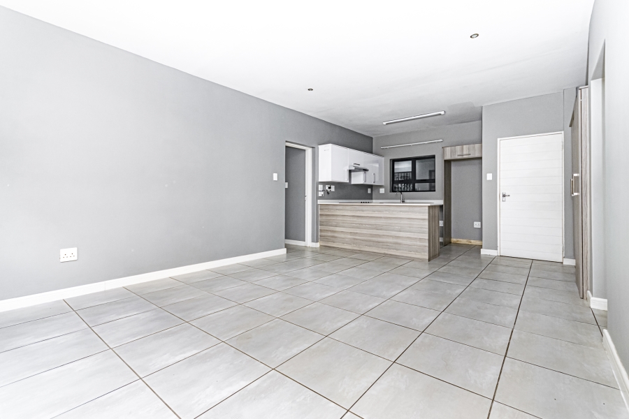 2 Bedroom Property for Sale in Die Hoewes Gauteng