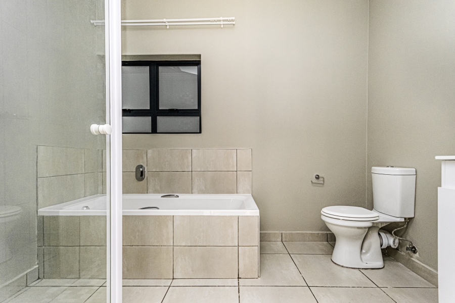2 Bedroom Property for Sale in Die Hoewes Gauteng