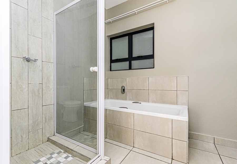 2 Bedroom Property for Sale in Die Hoewes Gauteng