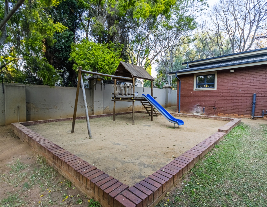 2 Bedroom Property for Sale in Die Hoewes Gauteng