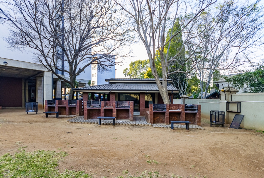 2 Bedroom Property for Sale in Die Hoewes Gauteng