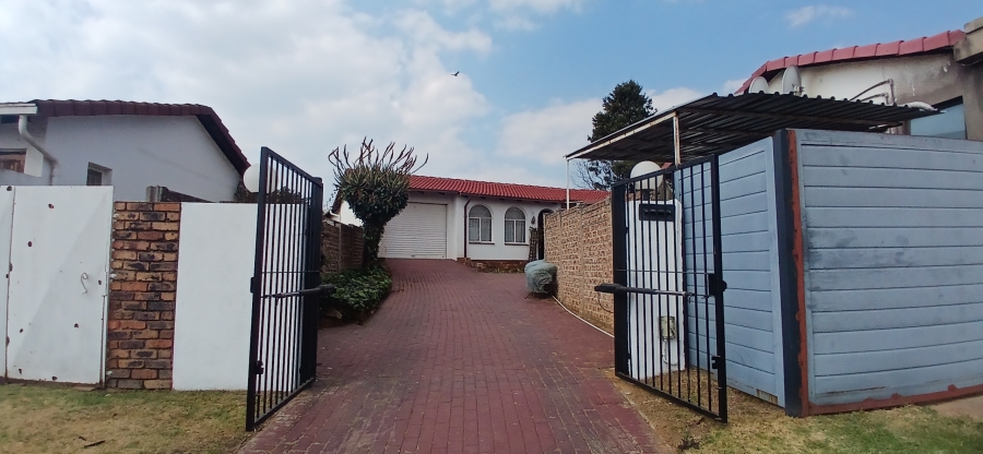3 Bedroom Property for Sale in Ormonde Gauteng