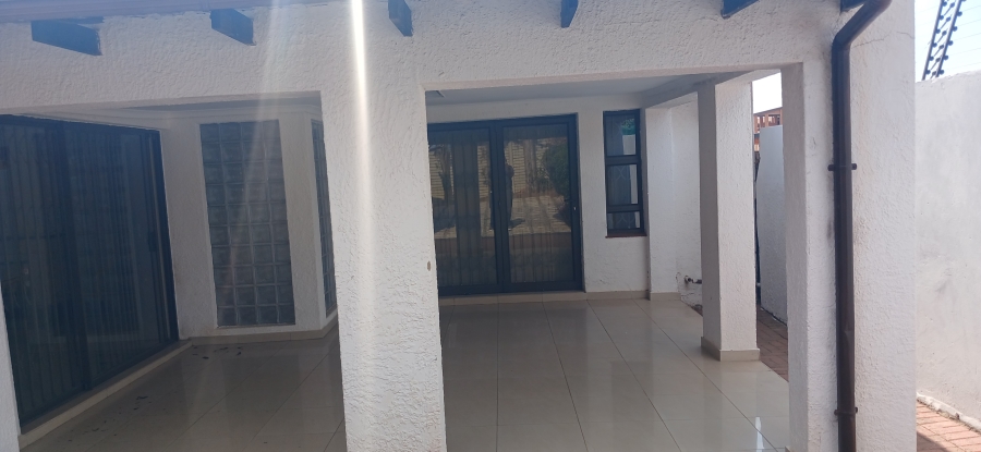 3 Bedroom Property for Sale in Ormonde Gauteng