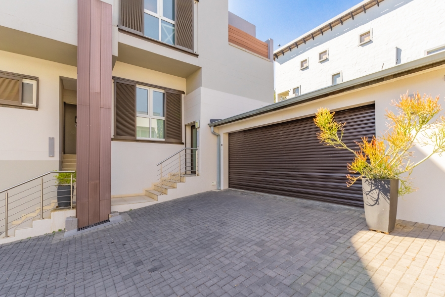 3 Bedroom Property for Sale in Bryanston Gauteng