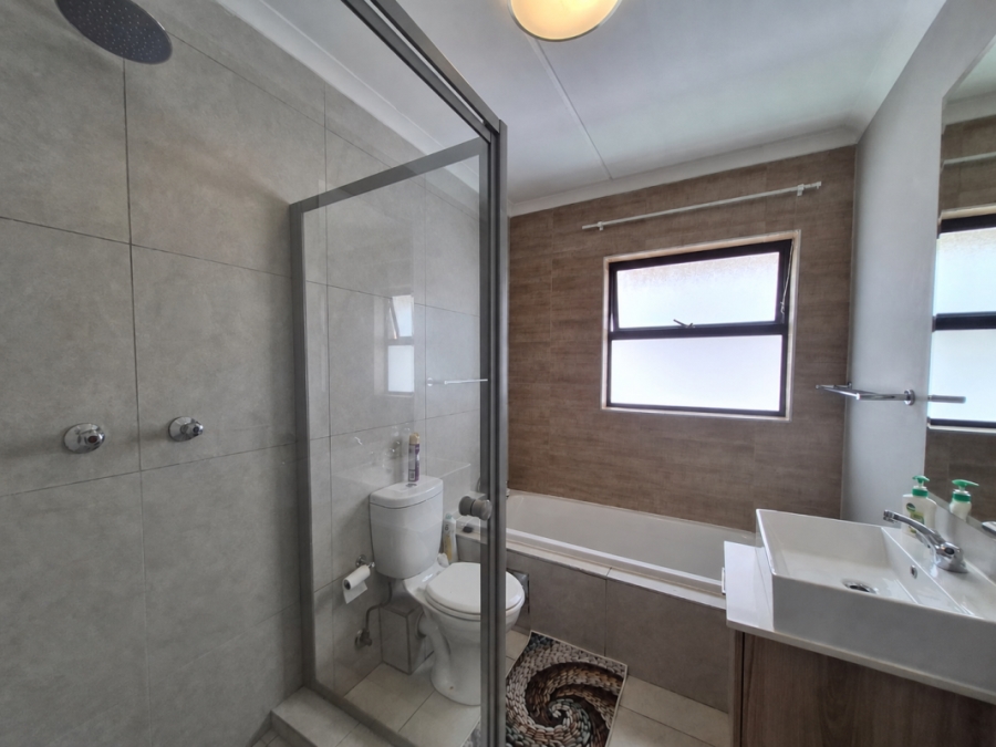 2 Bedroom Property for Sale in Modderfontein Gauteng