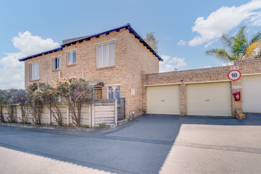 2 Bedroom Property for Sale in Allens Nek Gauteng