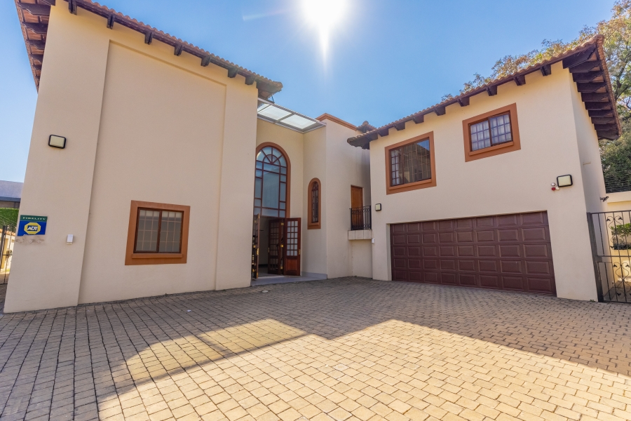 5 Bedroom Property for Sale in Bryanston Gauteng