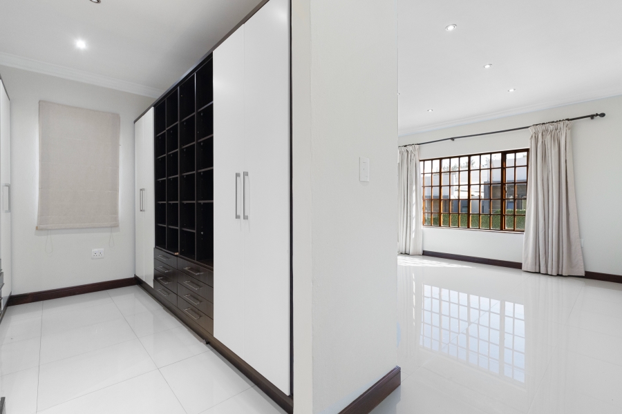 5 Bedroom Property for Sale in Bryanston Gauteng