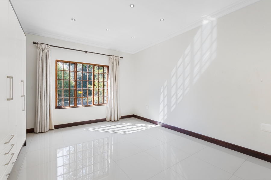 5 Bedroom Property for Sale in Bryanston Gauteng