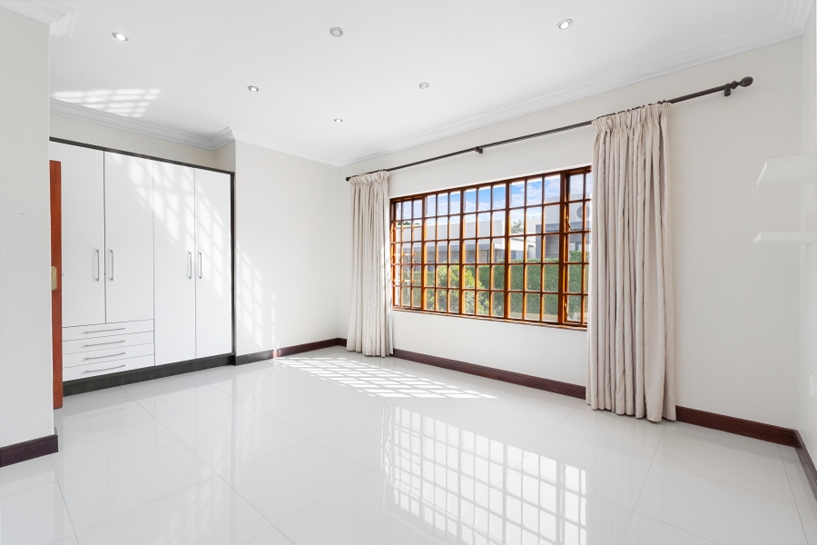 5 Bedroom Property for Sale in Bryanston Gauteng