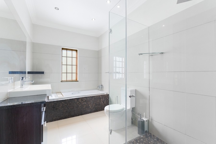 5 Bedroom Property for Sale in Bryanston Gauteng
