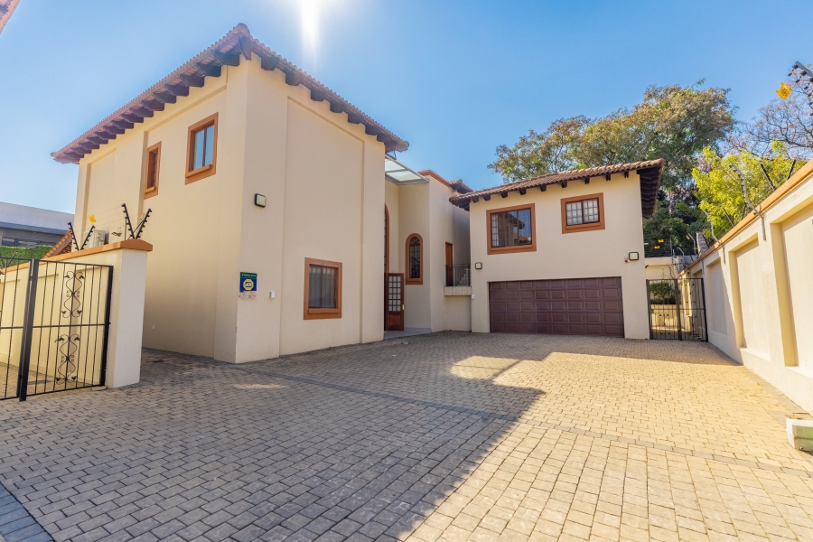 5 Bedroom Property for Sale in Bryanston Gauteng