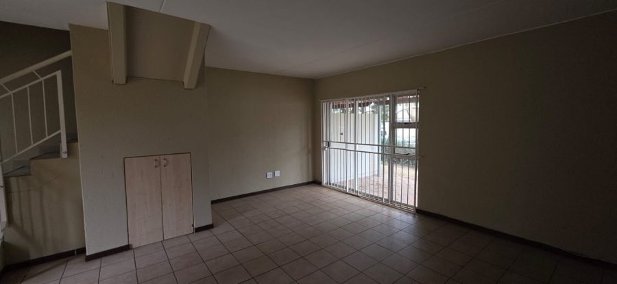 To Let 2 Bedroom Property for Rent in Greenstone Hill Gauteng