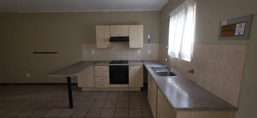 To Let 2 Bedroom Property for Rent in Greenstone Hill Gauteng