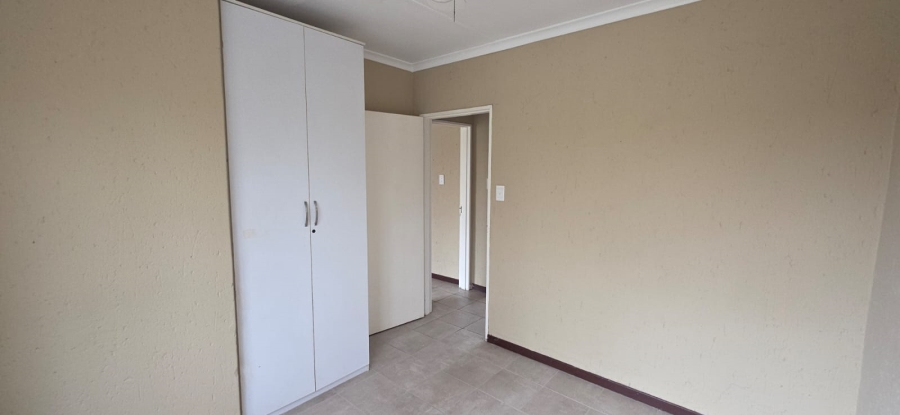 To Let 2 Bedroom Property for Rent in Greenstone Hill Gauteng