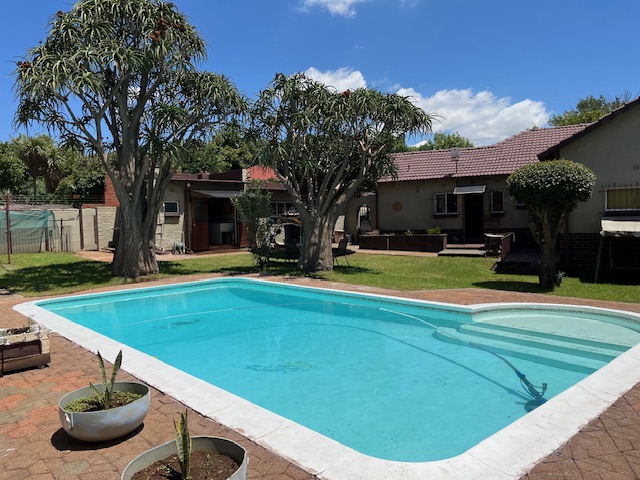 4 Bedroom Property for Sale in Hurlyvale Gauteng