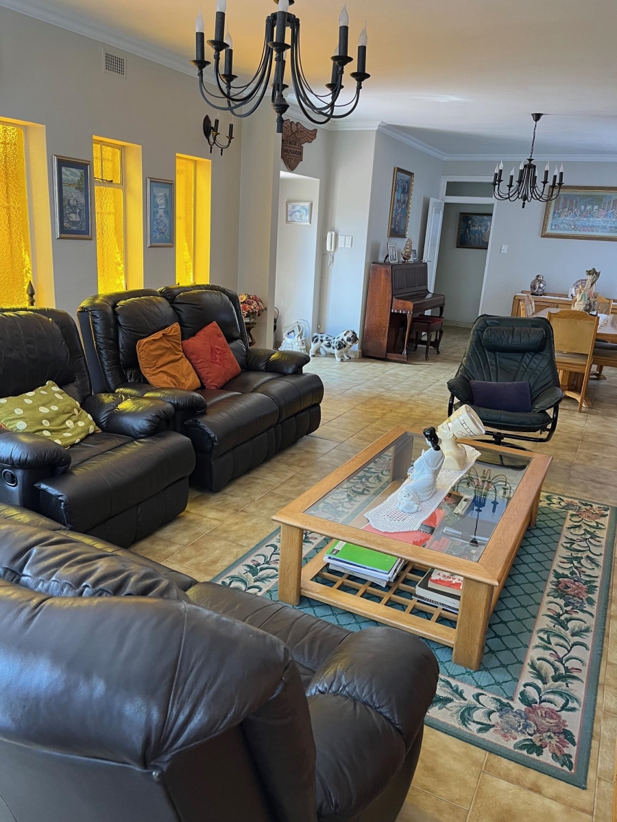 4 Bedroom Property for Sale in Hurlyvale Gauteng