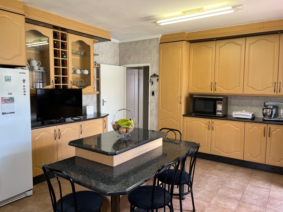 4 Bedroom Property for Sale in Hurlyvale Gauteng