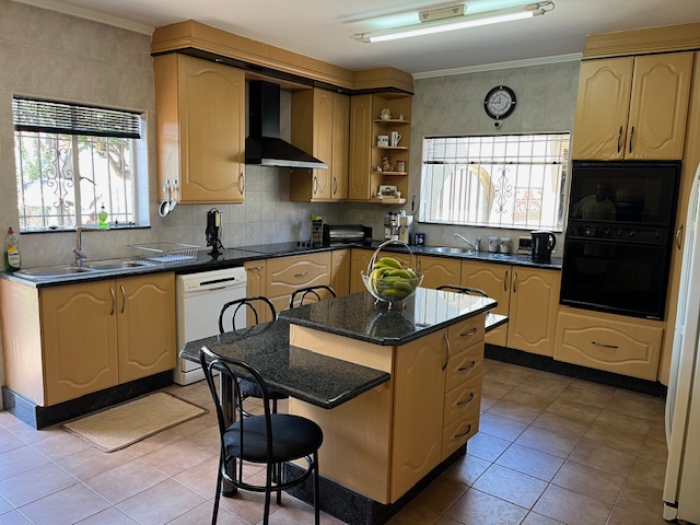 4 Bedroom Property for Sale in Hurlyvale Gauteng