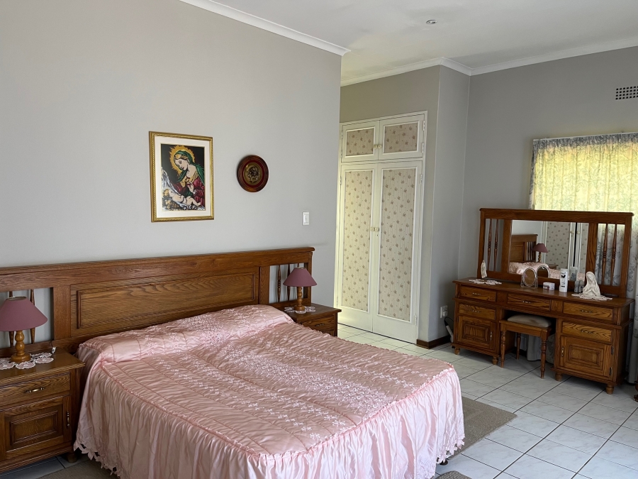 4 Bedroom Property for Sale in Hurlyvale Gauteng
