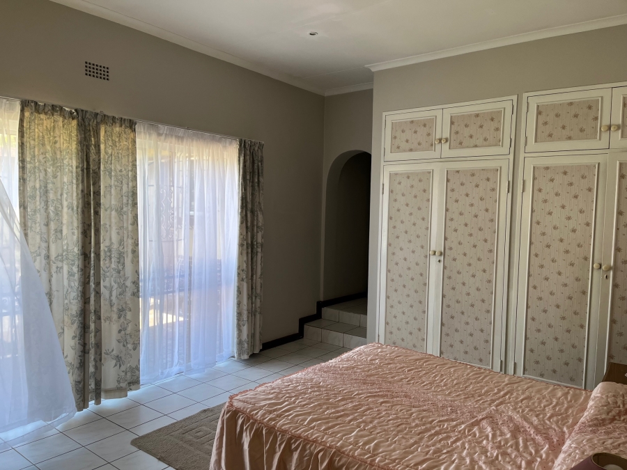 4 Bedroom Property for Sale in Hurlyvale Gauteng