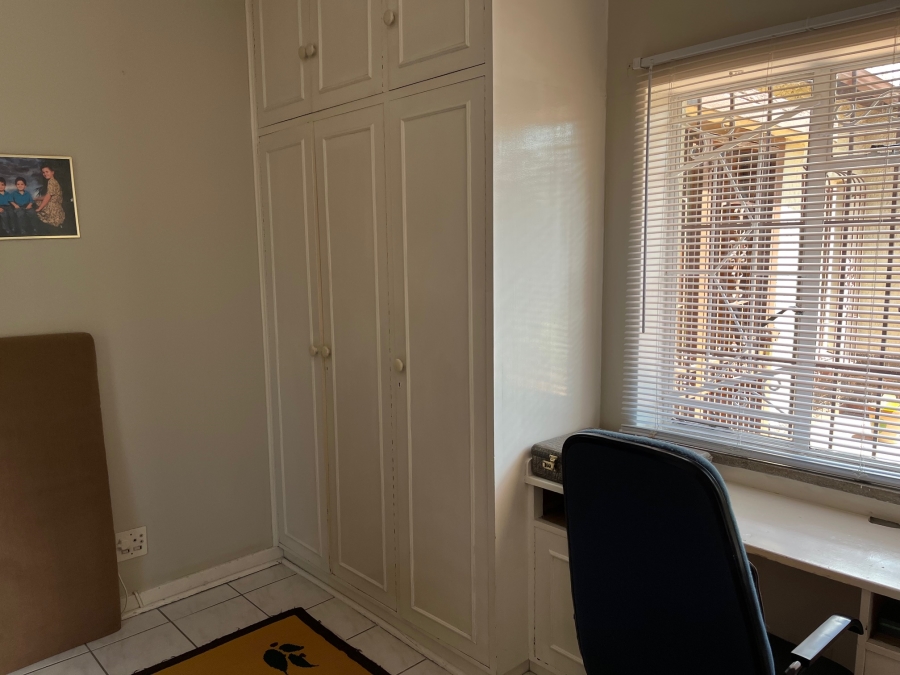 4 Bedroom Property for Sale in Hurlyvale Gauteng
