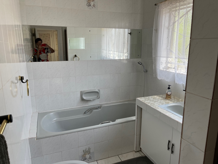 4 Bedroom Property for Sale in Hurlyvale Gauteng