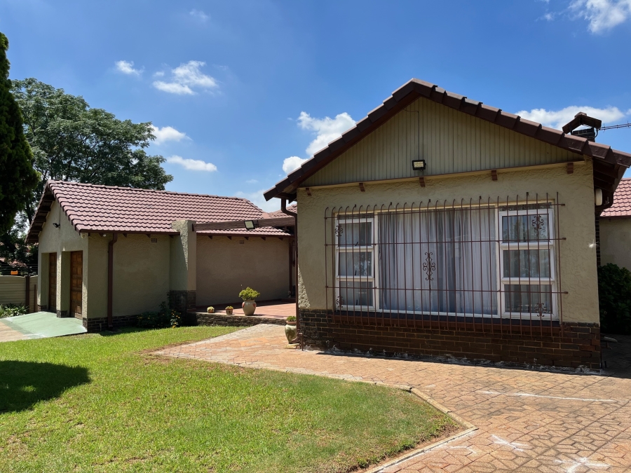4 Bedroom Property for Sale in Hurlyvale Gauteng