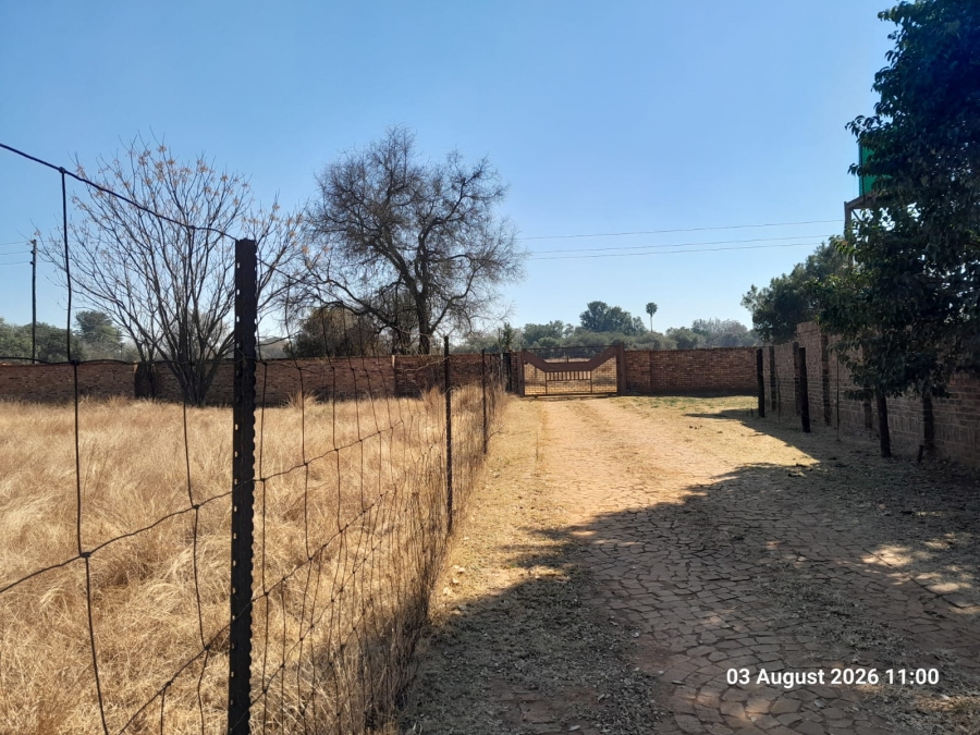 9 Bedroom Property for Sale in Pretoria North Gauteng