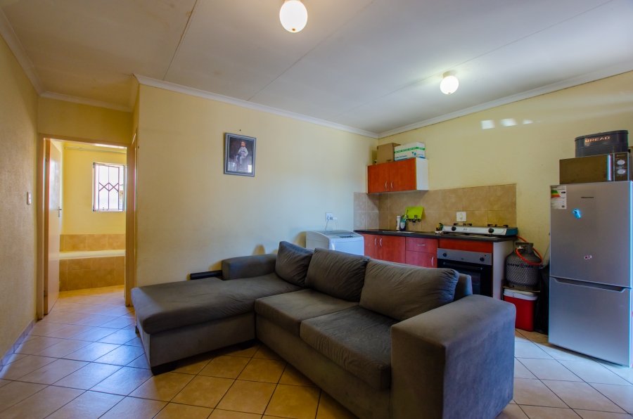 2 Bedroom Property for Sale in Olievenhoutbosch Gauteng