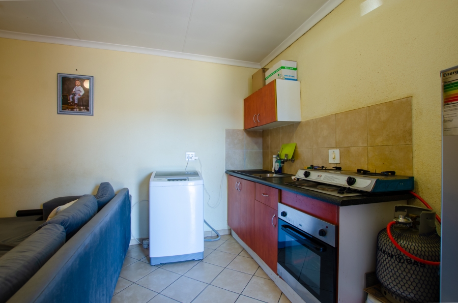 2 Bedroom Property for Sale in Olievenhoutbosch Gauteng
