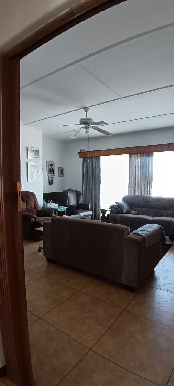 4 Bedroom Property for Sale in Glen Donald A H Gauteng
